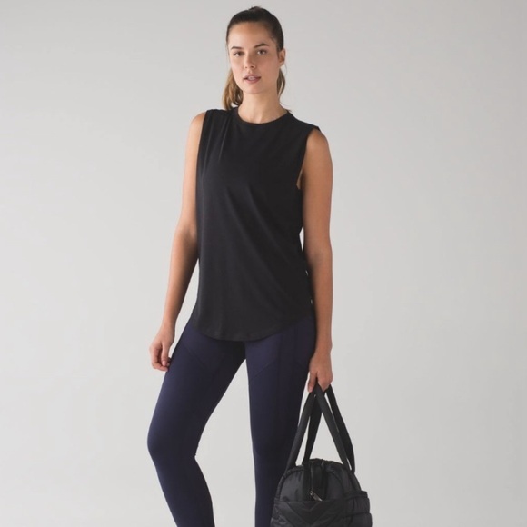 Lululemon Brunswick Muscle Tank Top Size 4 Black Curved Hem Workout Athleisure - Picture 2 of 10